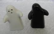 Black & White Porcelain Hugging Salt & Pepper Shakers